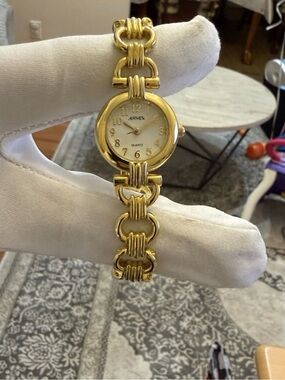 Vintage Casual Corner Annex Quartz Ladies Watch Gold Silver Tone 23mm